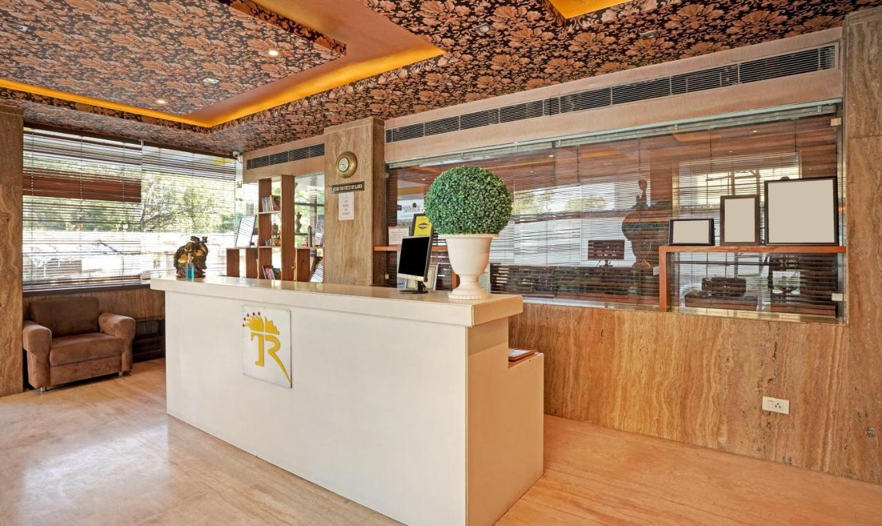 Treebo The Royal Cm, 4 Km From City Palace 자이푸르 외부 사진
